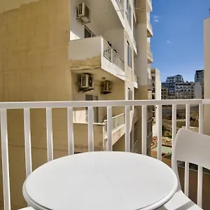 Apartamento 2-bedroom And Penthouse With Jacuzzi, Sliema